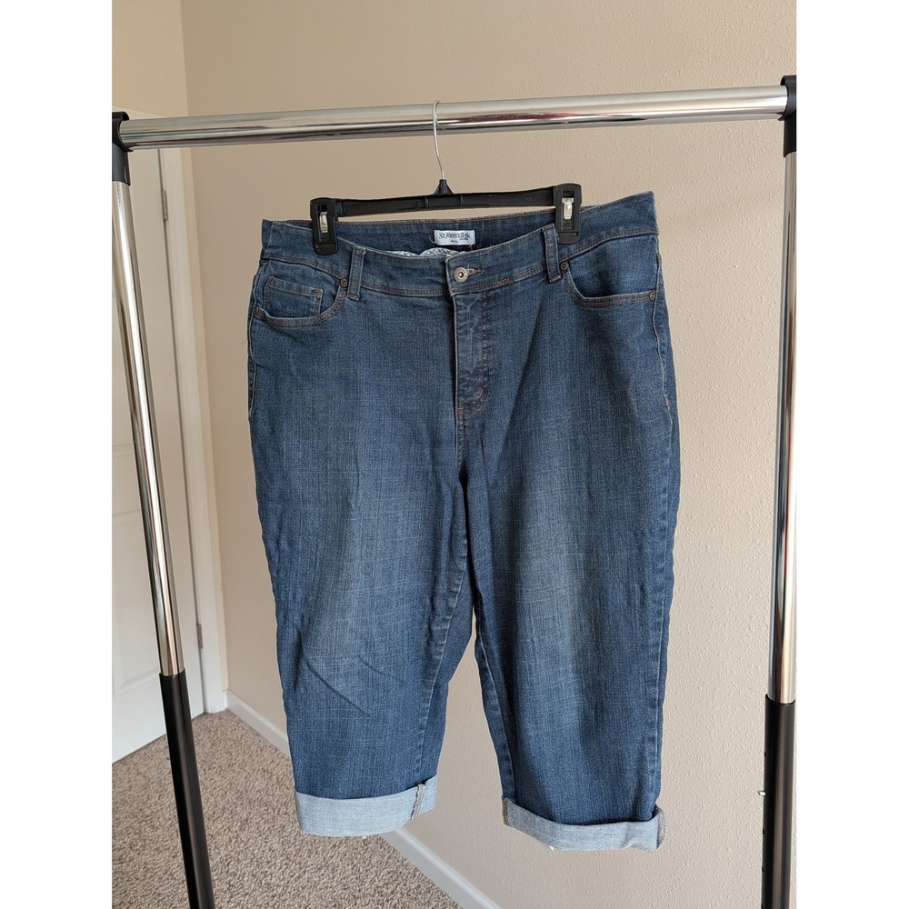 St. Johns Bay Womens 16W Medium Wash Cuffed Denim Capri Jeans Plus Size Blue